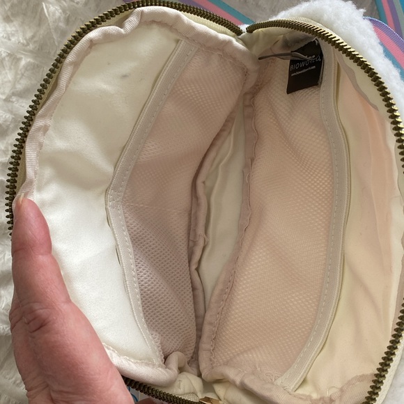 Kirby fluffy Fanny pack belt bag New - Picture 12 of 13